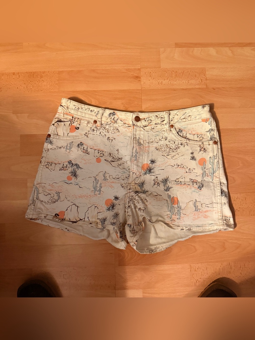 Wrangler Cream Denim Shorts with Desert Print